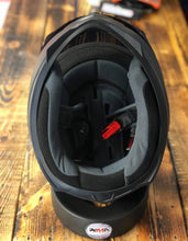 Cargar imagen en el visor de la galería, Casco KOV Cerrado Negro NOVAK