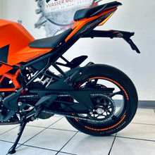 Cargar imagen en el visor de la galería, KTM 390 RC
